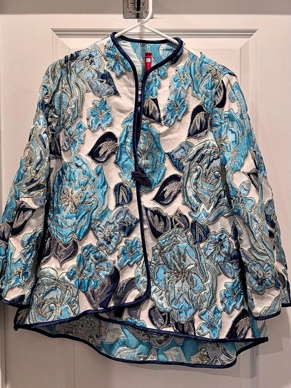 IC Collections Floral Embroidered Jacket in Blue & White Size Small Like New